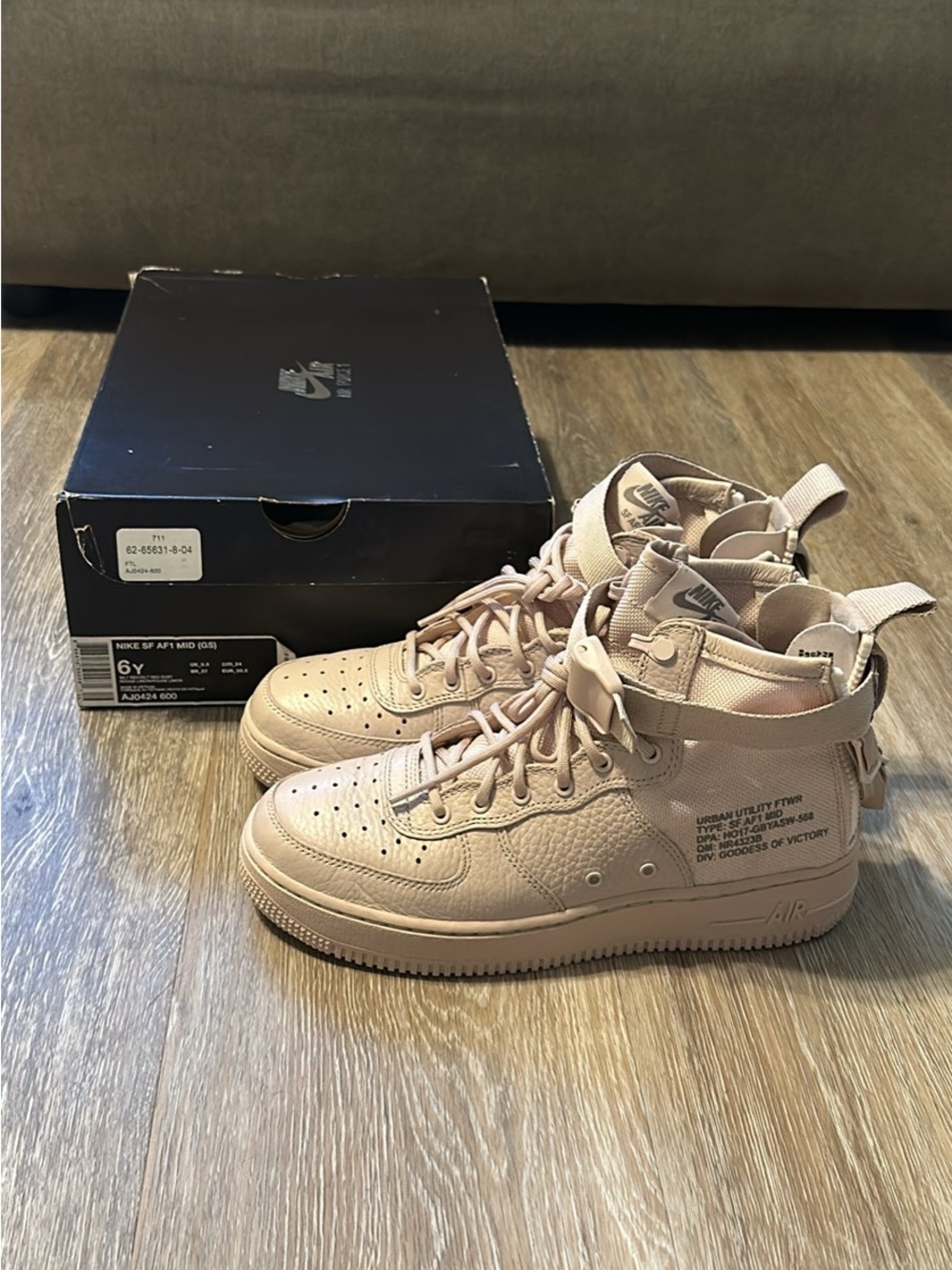 Nike size 6y